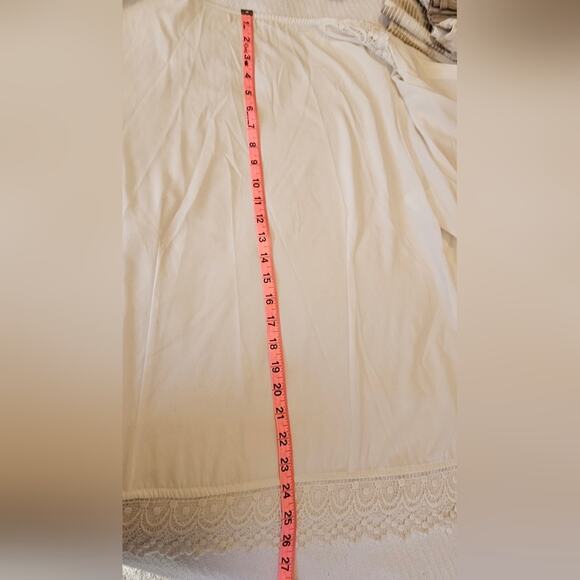 Elegant White Lace Trim Top NWOT - Picture 8 of 8